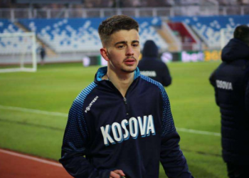 Zhegrova, “barrikadë” për Shqipërinë: Shqiptarë të Zvicrës, zgjidhni Kosovën!