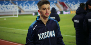 Zhegrova, “barrikadë” për Shqipërinë: Shqiptarë të Zvicrës, zgjidhni Kosovën!