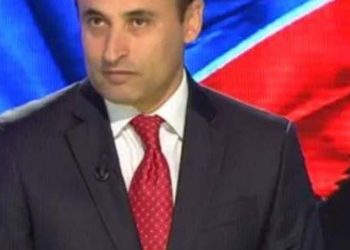 Ish- ambasadori Çejku: PD të mos bëhet pjesë e histerisë anti-amerikane! E turpshme të gjykohet nacionaliteti i atyre që përfaqësojnë Amerikën