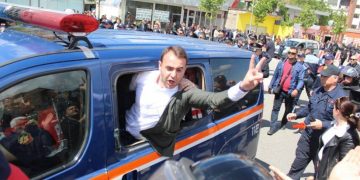 Prokuroria kërkon arrest me burg për 9 protestuesit e Astirit dhe ish-deputetin Balliu