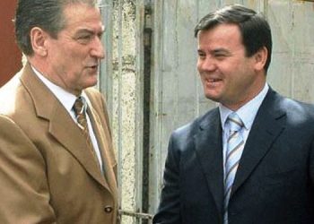 Nikollë Lesi “përplaset” me kritikët e Metës: Pse oligarkët dhe një shpurë mediatiko-euromarrëse duan sherr mes Metës dhe Ramës?! Lufta nuk është mbyllur