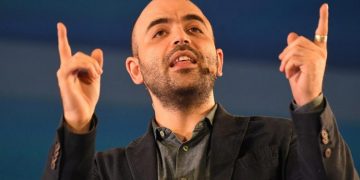 INTERVISTA/ Roberto Saviano: Mafia shqiptare u fuqizua prej Lazaratit ish parajsa tokësore e prodhimit dhe e trafikut të marijuanës! Sot ajo është e fuqishme në gjithë botën