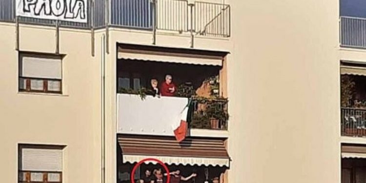 Dashuri në kohë pandemie! Çifti nga Italia, po cilësohen si “Romeo dhe Zhulieta” e kohëve moderne