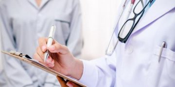 Paralajmërojnë mjekët italianë: Kujdes! Pacientët e dërguar në shtëpi por ende pozitiv janë…“masakra e heshtur”