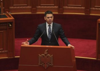 Ahmetaj: S’do ketë ulje pensionesh, ne sapo i kemi rritur. Diskutimi për pensionet suplementare që përfshijnë ish-deputetët