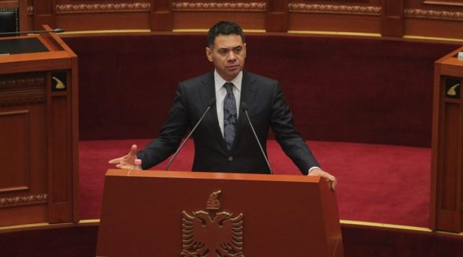 Ahmetaj: S’do ketë ulje pensionesh, ne sapo i kemi rritur. Diskutimi për pensionet suplementare që përfshijnë ish-deputetët