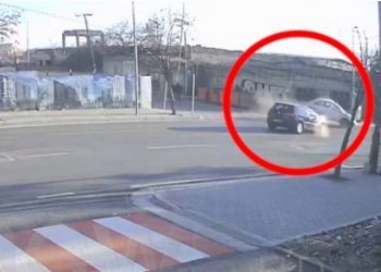 VIDEO/ As karantina nuk i pengon aksidentet në Tiranë