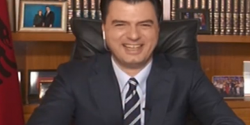 Basha: S’po takoj familjen nga frika këto kohë, po s’duhet të llastohem! Jam më i ri se Johnson dhe e përballoj koronavirusin