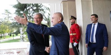 Ilir Meta vlerëson sulmet e opozitës së rrugës si “konstruktive”: Ka dhënë kontributin e saj në luftën kundër koronavirusit me propzime serioze që i ka zbatuar qeveria!