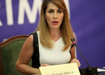 Majlinda Bregu zbulon sfidën e radhës: “Sigurisht, do të kalojë kjo çmenduri, mos më thoni s’kemi ku të shkojmë”!