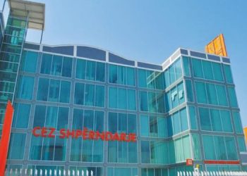 “Do e verifikoj vet, pse duhet të vini ju atje”! Kryeministri Rama vë në dukje shqetësimin e qytetarëve dhe paralajmëron OSHEE-në