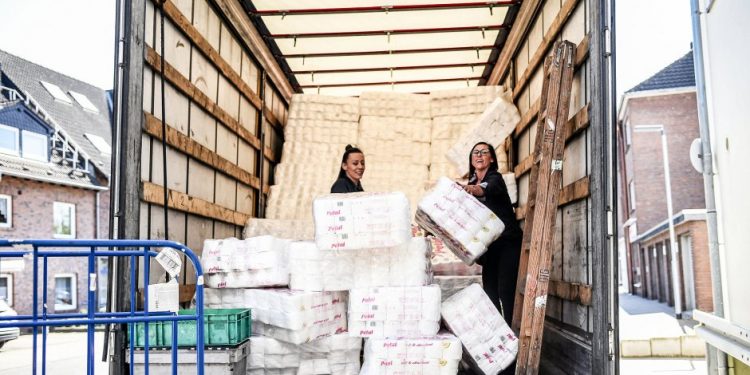 Ishte në “krizë” për shkak të Covid-19, Shqipëria furnizon Gjermaninë me… letër higjenike