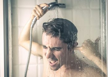 Covid-19, a duhet ta lajmë trupin aq shpesh sa duart?!