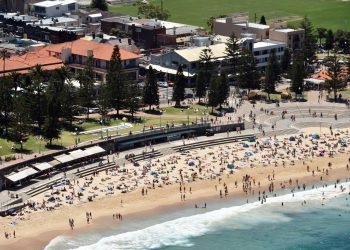 Australianët “thyejnë” karantinën dhe ”lulëzojnë” plazhet