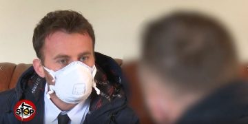 Studenti ekselent përjashtohet nga policia për gjobën e të atit