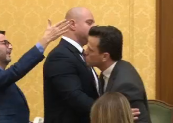 Çfarë niveli si ish deputet! Agroni i call center-ave del me ide origjinale për krizën: Qeveria të shtypë para