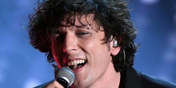 VIDEO/ “Lule Velo partizani”, Ermal Meta sjell në italisht kolonën zanore të filmit të njohur