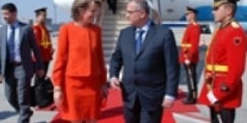 “Mjeku i harruar” Vasali i LSI-së jeton me kujtimet kur shkatërronte shëndetësin dhe nuk ndihej: Publikon videon e Princeshës së Belgjikës për Shqipërinë si lidere dhe uron mjekët: “Respekt për mantelbardhët”