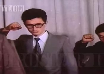 Buzhala nxjerr foton e Hysamedin Ferajt të LVV në Tiranë duke bërë homazhe për Enverin: Kjo lopë staliniste do të na japë mend ne