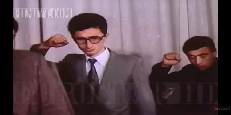 Buzhala nxjerr foton e Hysamedin Ferajt të LVV në Tiranë duke bërë homazhe për Enverin: Kjo lopë staliniste do të na japë mend ne