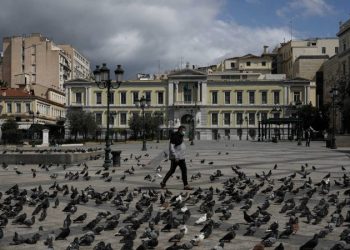 Grekët po i tregojnë botës si duhet reaguar ndaj Covid-19