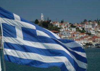 Situata e pandemisë: Greqia publikon rregullat e reja për lejeqëndrimet e emigrantëve