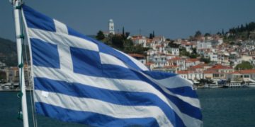 Situata e pandemisë: Greqia publikon rregullat e reja për lejeqëndrimet e emigrantëve