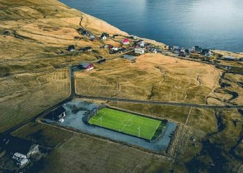 Ishujt “e lumtur” fillojnë kampionatin me dy muaj vonesë. Zbuloni rregullat e çuditshme