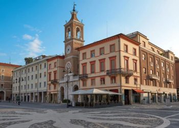 Babai nuk tregoi për lidhjen me një grua pozitive: Infekton djalin e tij 13 vjeçar me koronavirus