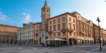 Babai nuk tregoi për lidhjen me një grua pozitive: Infekton djalin e tij 13 vjeçar me koronavirus