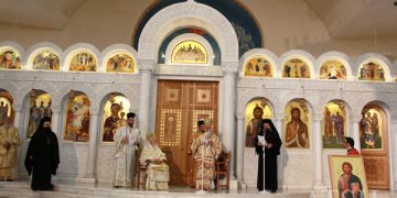 Dokumenti/ Shkurt 1950-të, kur Kongresi i III-të i Kishës Orthodokse, ndryshonte statutin, nën thirrjet: “Rroftë Stalini i madh dhe Enver Hoxha”