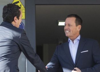 Kurti luftë frontale SHBA. “…Eshtë pozicionuar në anën e politikanëve të korruptuar”