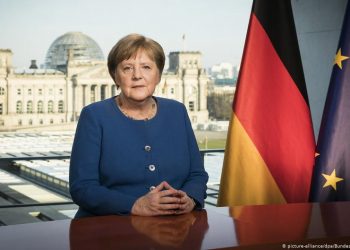 COVID-19, Merkel: Lëvizim mbi shtresë shumë të hollë akulli, s’jemi në fazën e fundit, por të parë pandemisë