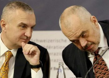 Zot na lër coronën më mirë, nëse kjo është dashuria e radhës!