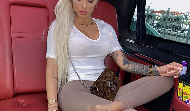 Këngëtarja shqiptare që kërcënoi të dashurin e martuar me një fjalor rruge, i’u kthehet dhe gazetarëve