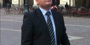 Kush mashtron?! Vëllai i Pjerin Ndreut, drejtor Paulini i përgjigjet Auron Tares: Ke gënjyer! Pranon se jahti iku pa furnizuar me karburant dhe ushqime