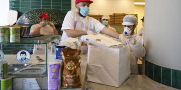 Italianët të  pakënaqur me planet e kryeministrit Conte për rihapjen: Ja arsyet!