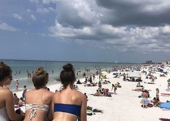 Ndalohet plazhi në gjithë vendin, urdhri i prerë i Veliut: Mos hyni në det, ndryshe penalizoheni