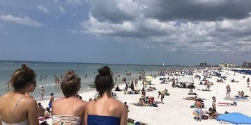 Ndalohet plazhi në gjithë vendin, urdhri i prerë i Veliut: Mos hyni në det, ndryshe penalizoheni