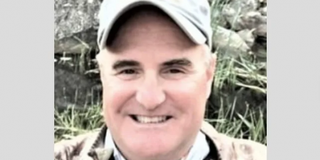 Vdes nga koronavirusi protestuesi anti-karantinë, që quante epideminë “komplot politik”