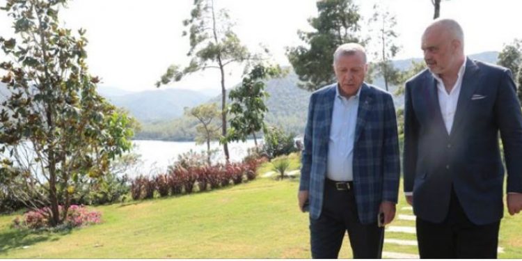 Erdogan “kopjon” Edi Ramën për masat ndaj koronavirusit