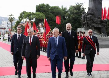 Rama, fjalë “mjalti” për Metën: Presidenti është bërë njësh me popullin, meriton respekt
