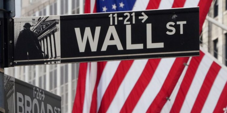 Koronavirusi trondit SHBA: Ekonomia amerikane tkurret me 4.8% në tremujorin e parë