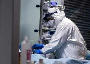 “Po na sjell koronavirusin”! Letra që gjeti infermierja në kutinë e saj postare e pabesueshme