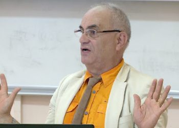 Mijëra arkivolë me viktima nga koronavirusi! I sëmuri Artan Fuga po kënaqet… “që bota mendjemadhe, tyryfyle, prepotente, idiote ra në gjunjë”!