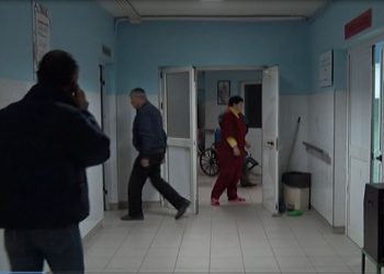 Stafi i Urgjencës së Lezhës refuzoi shpërblimin! Rama: 1000€ mbi pagën nuk janë për mjekët që janë brenda detyrës por për ata që janë në vijën e zjarrit Mos u bëni mashë politike se do pendoheni!