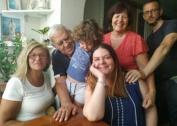 “Asnjëherë nuk je gati t’i thuash lamtumirë prindit”! Statusi prekës që vajza e Rikard Ljarjas shkroi pas përcjelljes së fundit