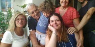 “Asnjëherë nuk je gati t’i thuash lamtumirë prindit”! Statusi prekës që vajza e Rikard Ljarjas shkroi pas përcjelljes së fundit