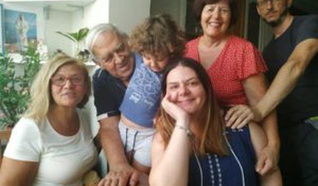 “Asnjëherë nuk je gati t’i thuash lamtumirë prindit”! Statusi prekës që vajza e Rikard Ljarjas shkroi pas përcjelljes së fundit