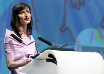 Teatri Kombëtar/ Komisionerja e KE-së, Mariya Gabriel iu bën apel institucioneve shqiptare